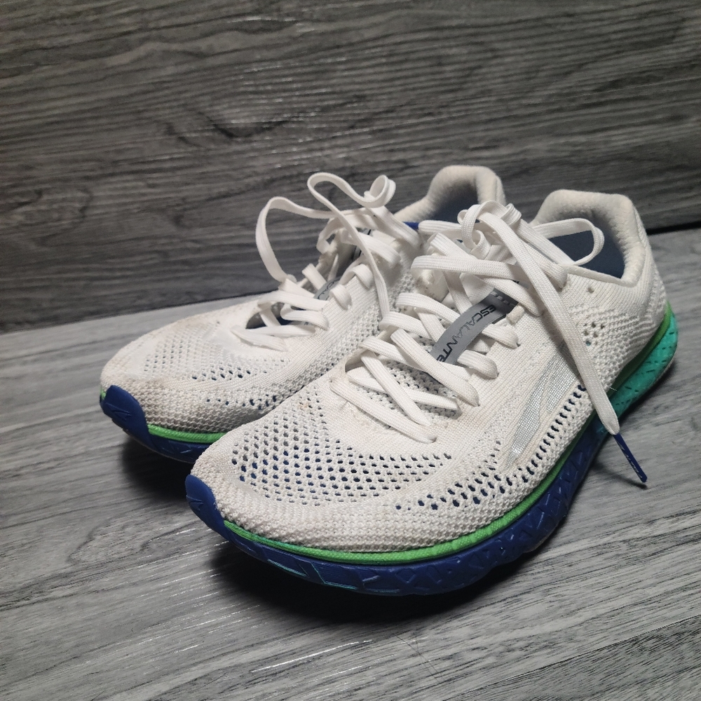 Altra Escalante Racer

Shoes